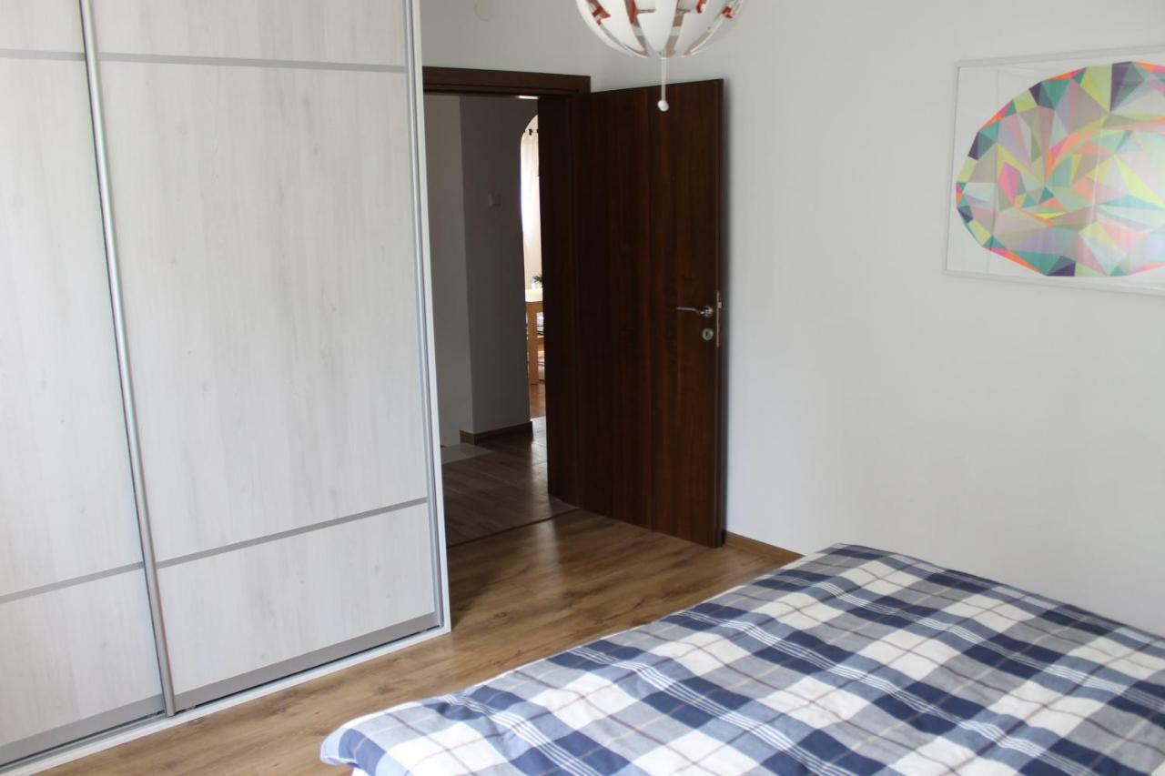 Apartments Dina Pula Exterior photo